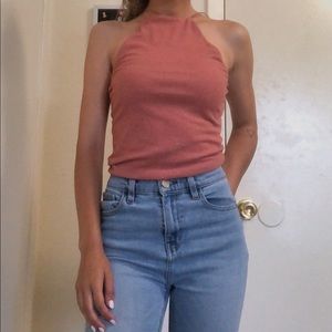 Cute tank that wraps around neck